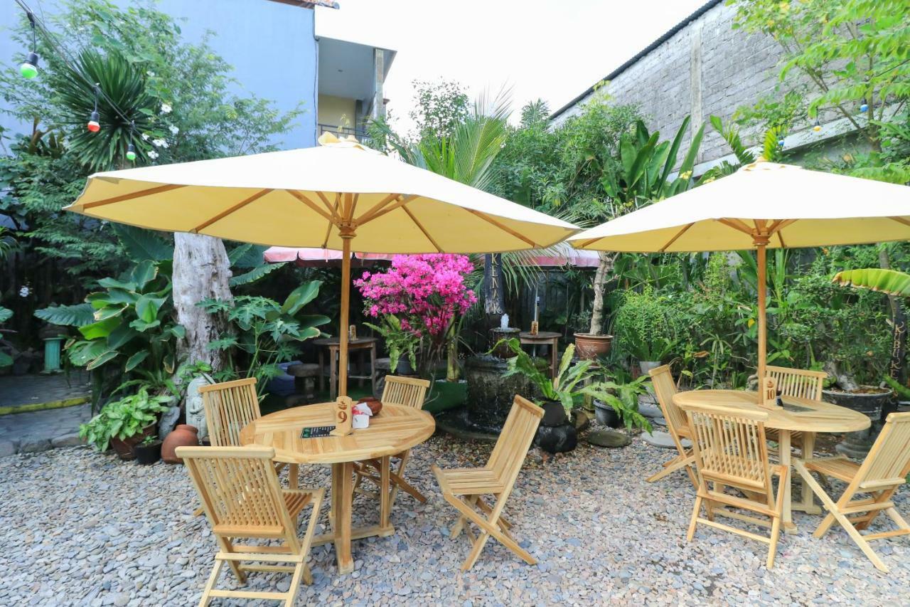 Kubu Kenak 2* Seminyak (Bali)